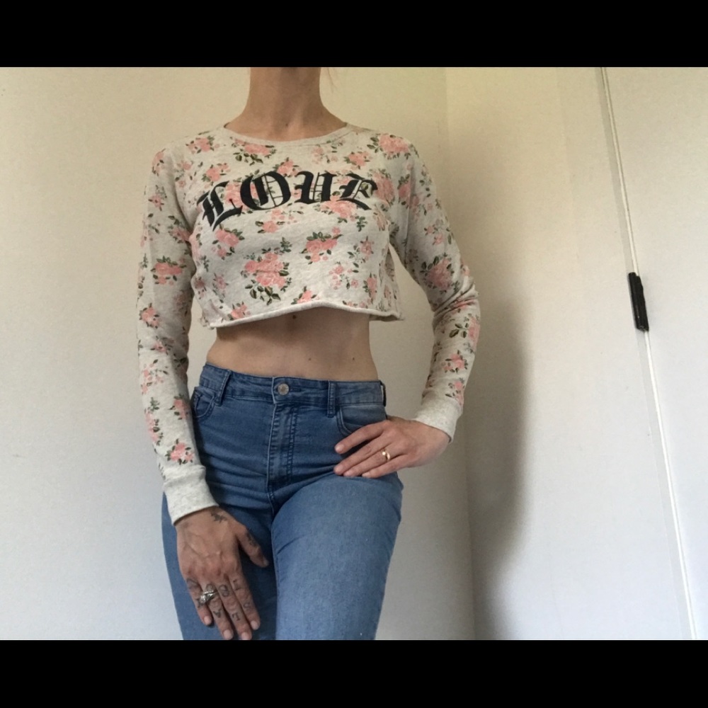 Forever 21 Floral “Love” Sweatshirt Style Crop Top - Picture 2 of 8